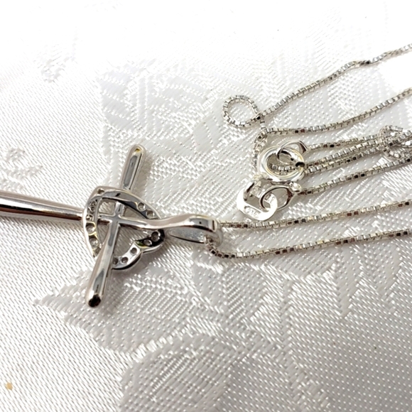 🆕️ 925 Sterling Silver Cross Heart CZ Pendant with 18" Box Chain - Picture 3 of 6
